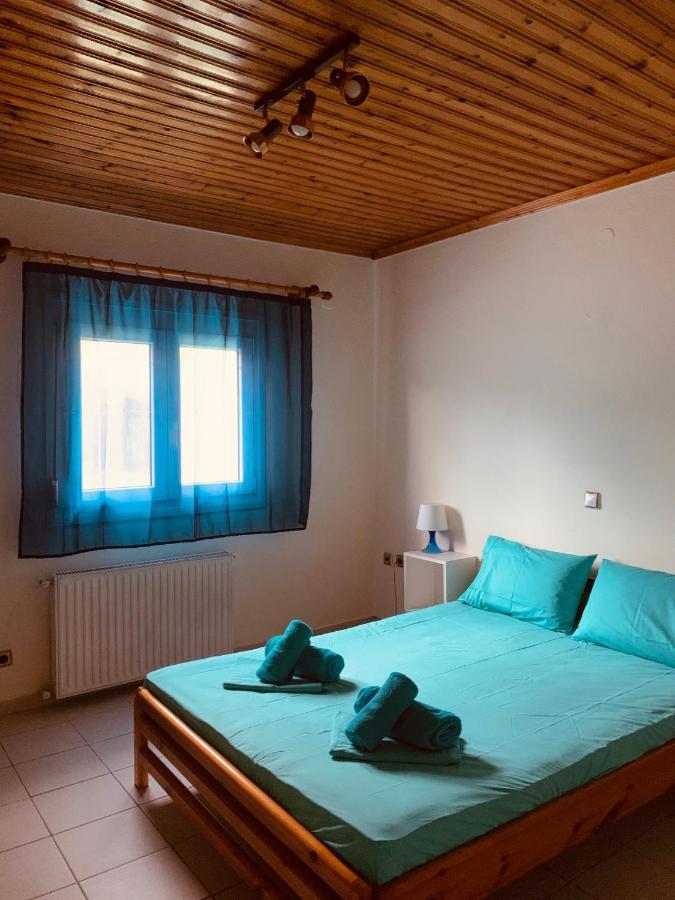 Nadia'S Beach House Пефкарі Екстер'єр фото